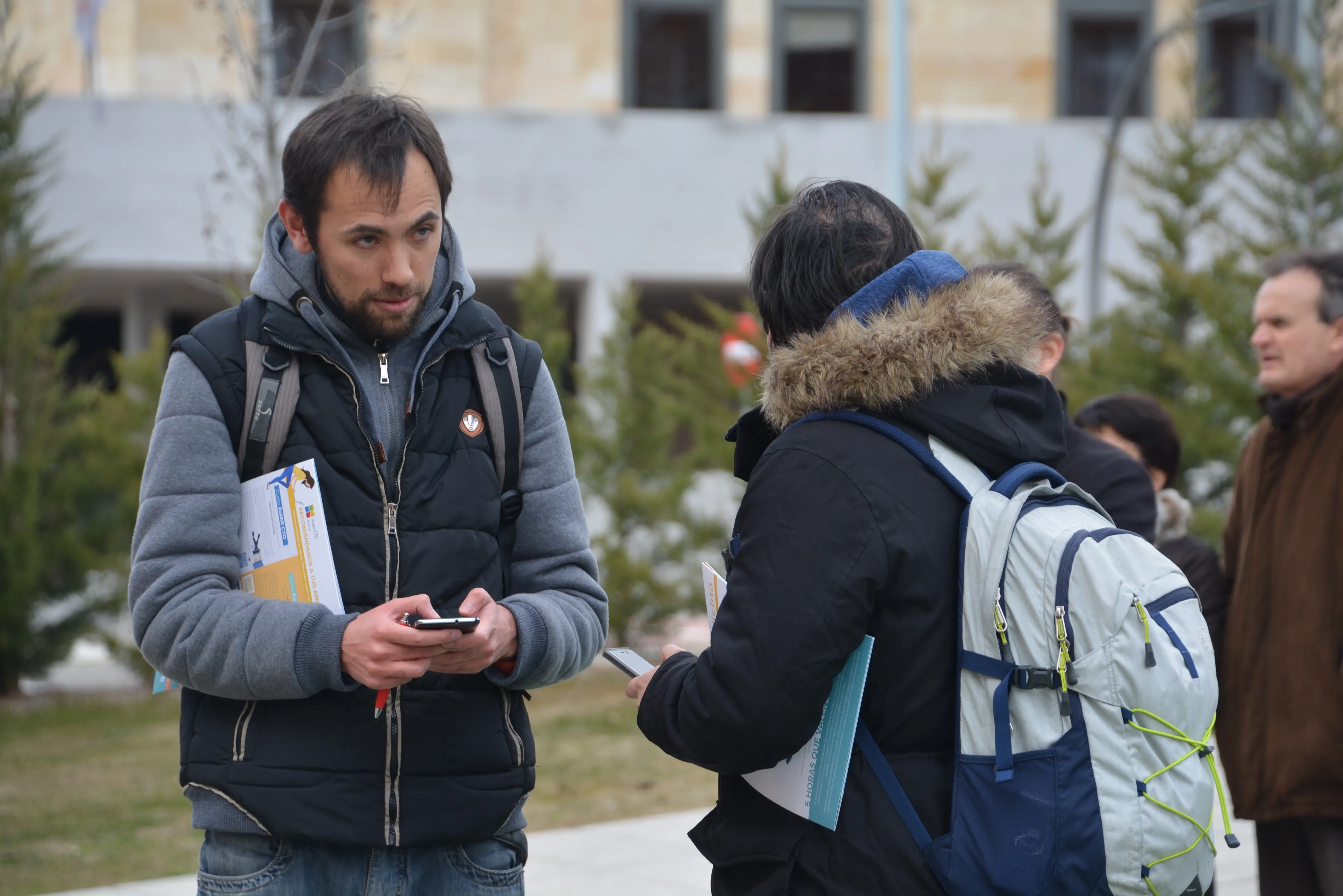 Foto 3 - M&aacute;s de mil personas realizan el MIR en Salamanca