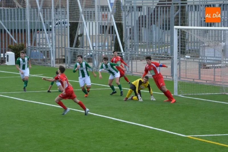 Acción del partido entre el Navega y el Betis / Lydia González