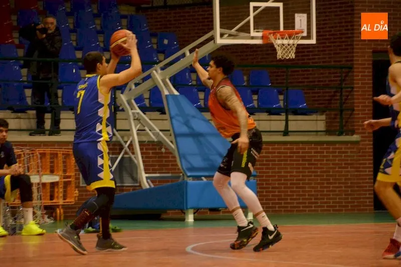 Acción del partido entre el Aquimisa Basket y el KFC Culle / Lydia González