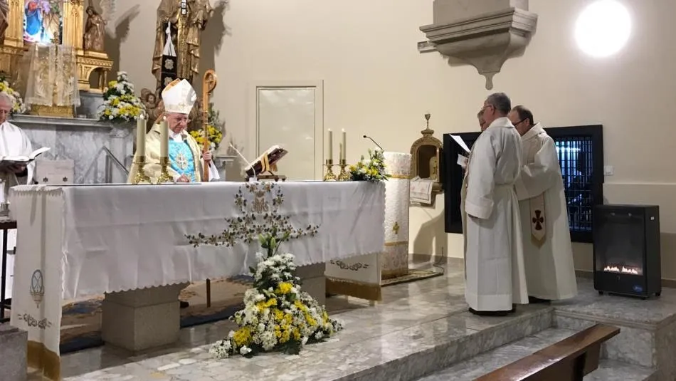 Foto 4 - El Administrador Apost&oacute;lico preside la renovaci&oacute;n de la consagraci&oacute;n de las religiosas...