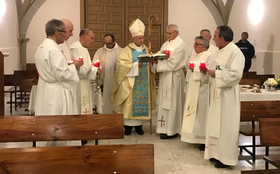 El Administrador Apostólico preside la renovación de la consagración de las religiosas...