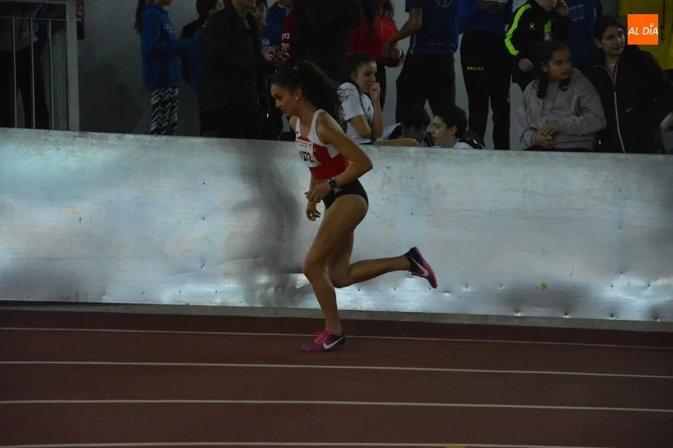 Foto 8 - Los atletas salmantinos exhiben un alto nivel en el Campeonato Provincial de Atletismo en pista...