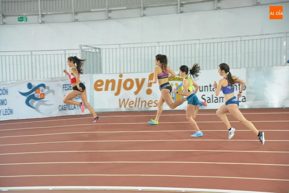 Foto 4 - Los atletas salmantinos exhiben un alto nivel en el Campeonato Provincial de Atletismo en pista...