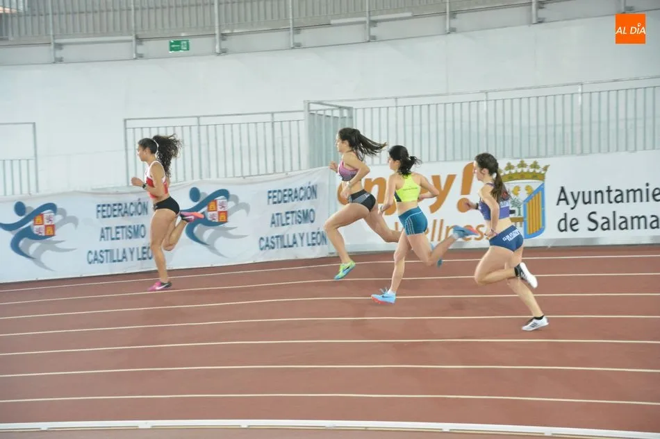 Foto 3 - Los atletas salmantinos exhiben un alto nivel en el Campeonato Provincial de Atletismo en pista...