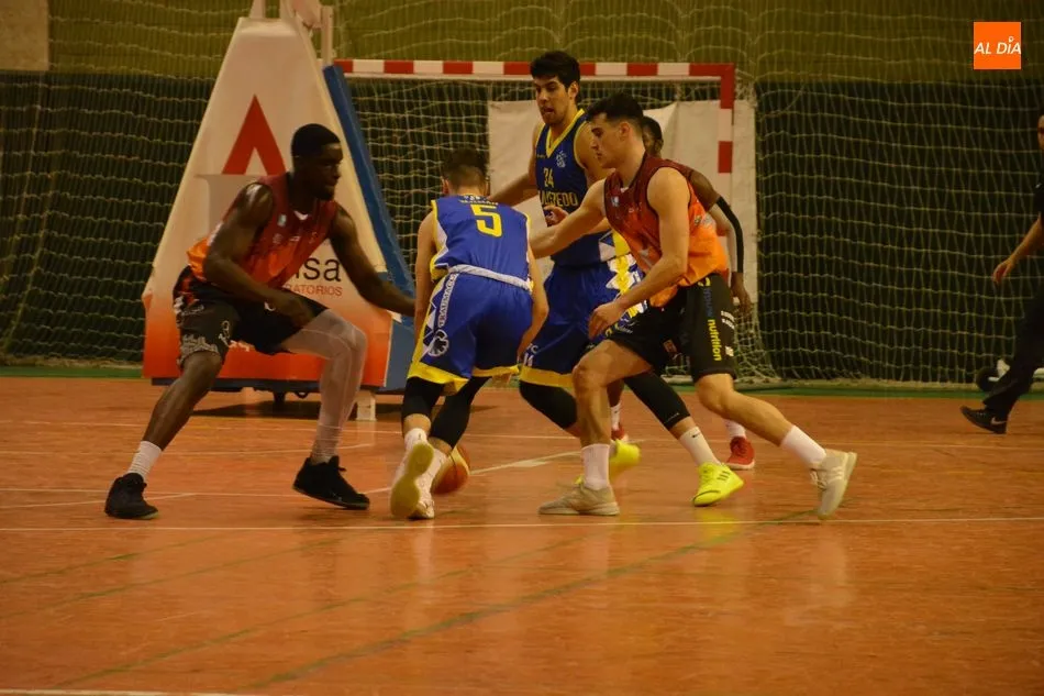 Foto 9 - El Aquimisa tambi&eacute;n puede con el KFC Culle (76-71)