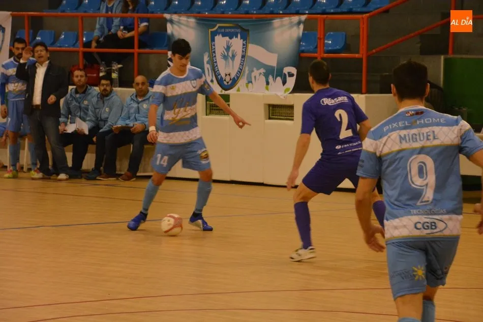 Foto 11 - El Salamanca FS se deja dos puntos tras un gol del Medinense en el &uacute;ltimo segundo (3-3)