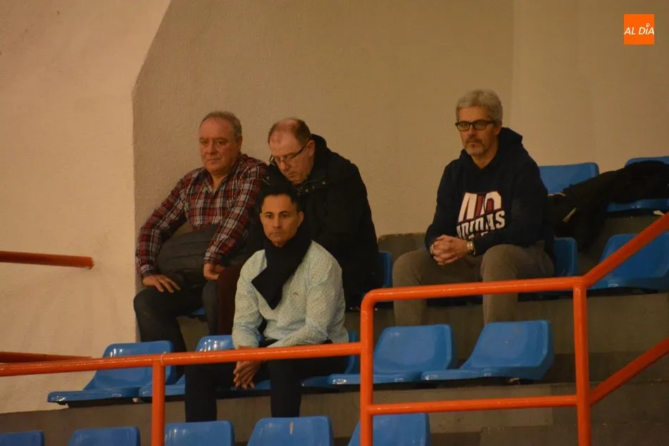 Foto 10 - El Salamanca FS se deja dos puntos tras un gol del Medinense en el &uacute;ltimo segundo (3-3)
