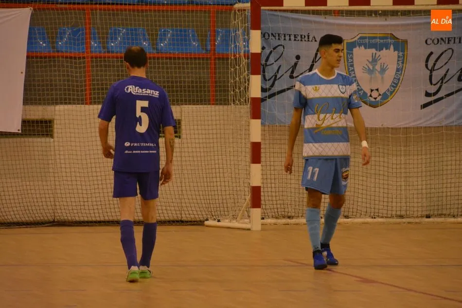 Foto 8 - El Salamanca FS se deja dos puntos tras un gol del Medinense en el &uacute;ltimo segundo (3-3)