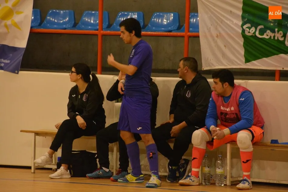 Foto 4 - El Salamanca FS se deja dos puntos tras un gol del Medinense en el &uacute;ltimo segundo (3-3)