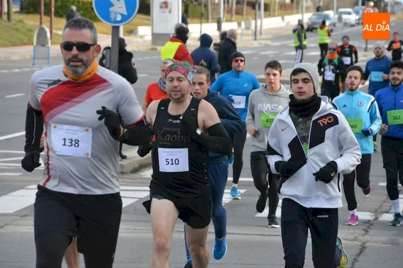 Foto 6 - Carlos Grijota y Leticia Mac&iacute;as se imponen en la XXVI Carrera Popular Don Bosco