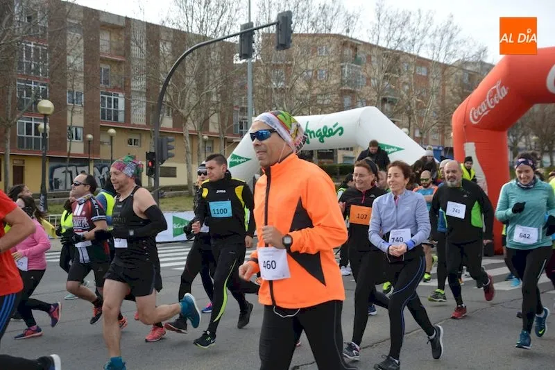 Foto 2 - Carlos Grijota y Leticia Mac&iacute;as se imponen en la XXVI Carrera Popular Don Bosco