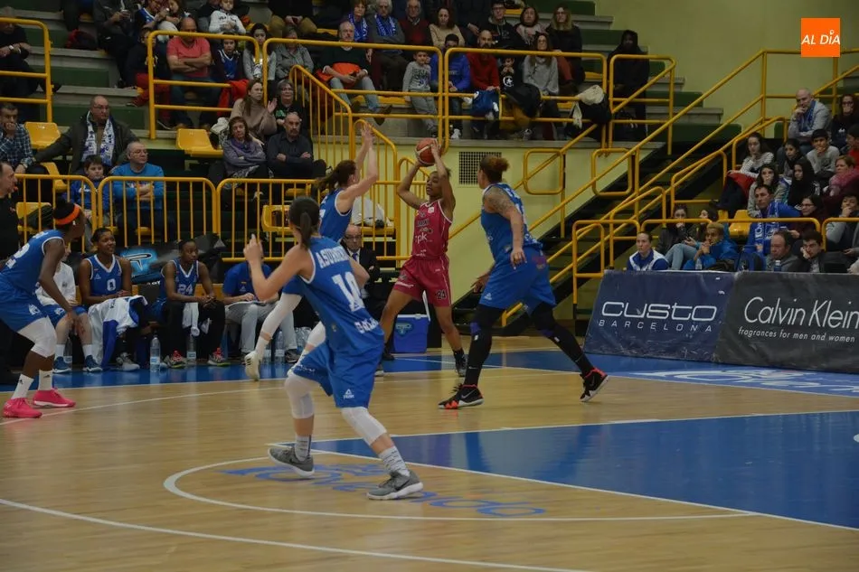 Foto 4 - El Perfumer&iacute;as Avenida pasa por encima del Araski (81-44)