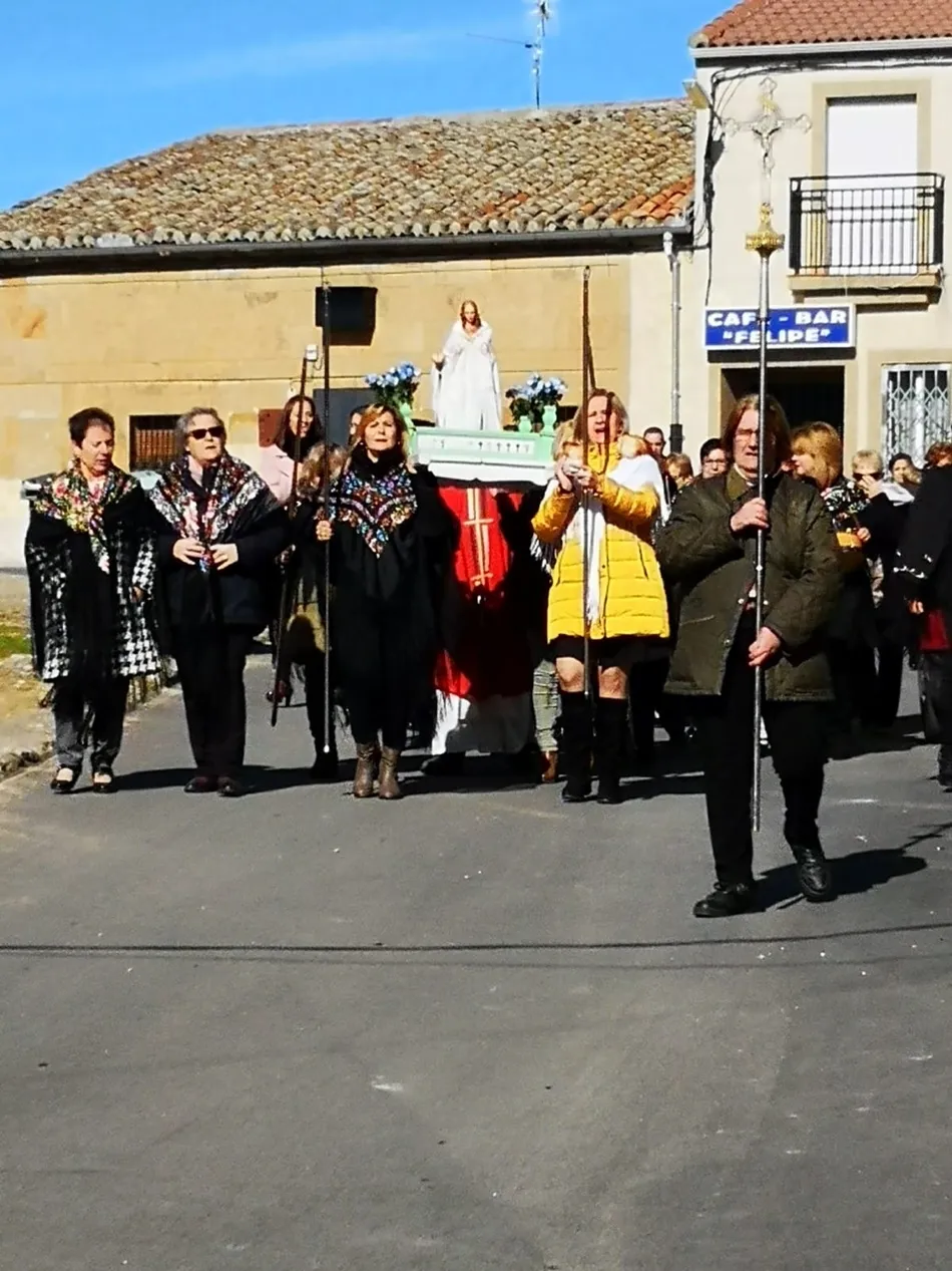 Foto 8 - Las mujeres de Villoruela honran a Santa &Aacute;gueda