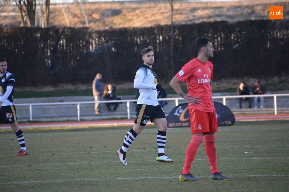 Foto 3 - El Real Madrid Castilla no da opci&oacute;n a Unionistas (1-4)