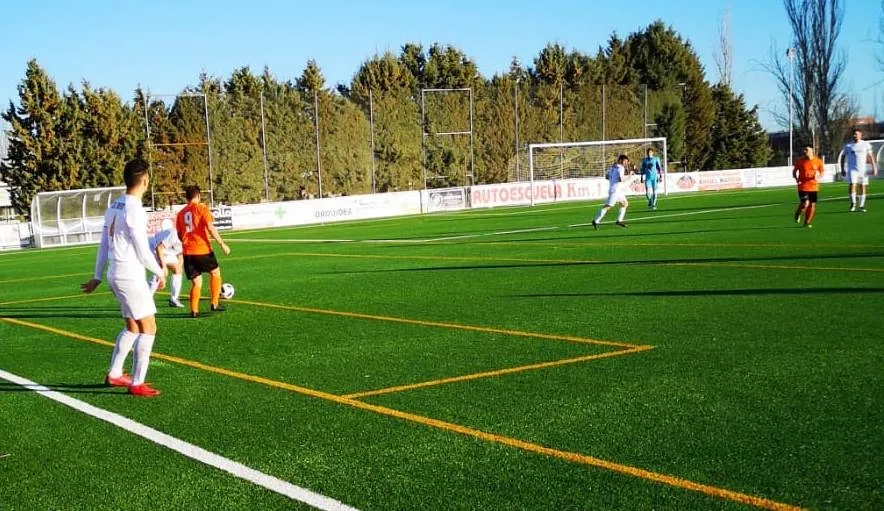 Foto 3 - El Ciudad Rodrigo se queda sin revancha al dejar escapar en los 10&rsquo; finales un 0-2 ante un Ribert ...