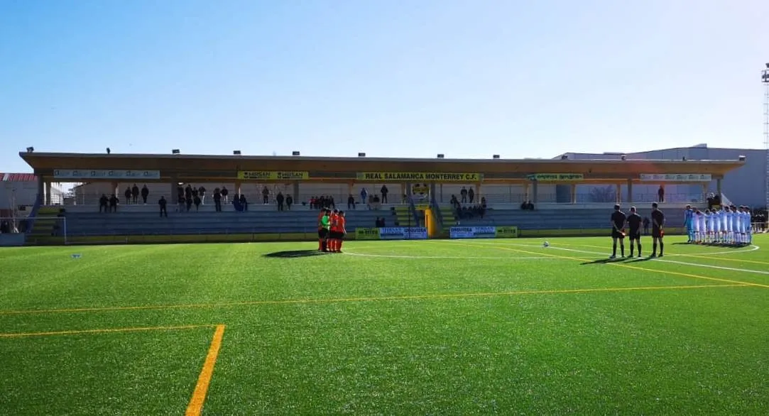 Foto 6 - El Ciudad Rodrigo se queda sin revancha al dejar escapar en los 10&rsquo; finales un 0-2 ante un Ribert ...