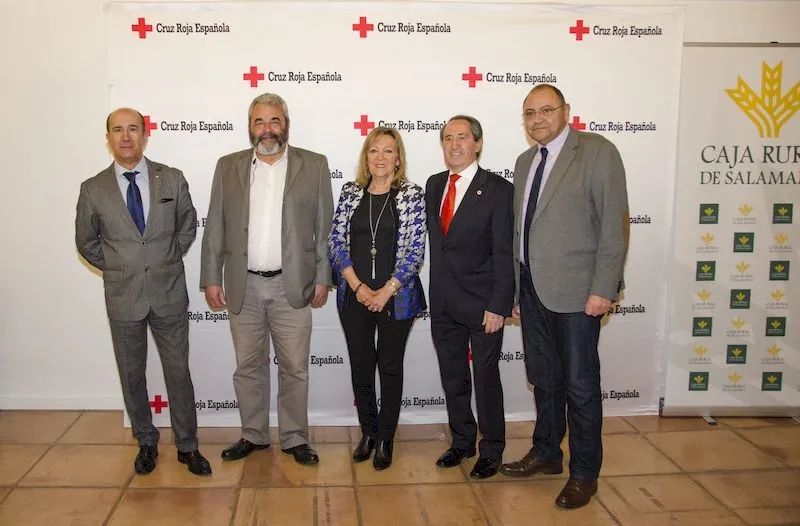 Foto 8 - La comarca se volvi&oacute; de vac&iacute;o en la Gala de Cruz Roja presentada por Jos&eacute; Pinto  