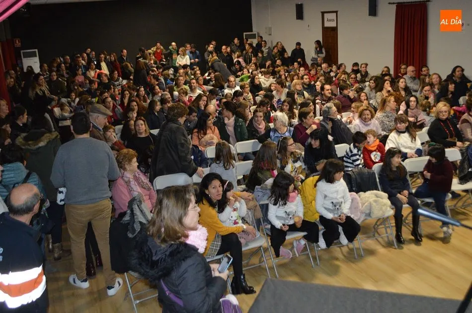 Foto 2 - &Eacute;xito de p&uacute;blico en el Concurso de Tartas M&aacute;ster Chef