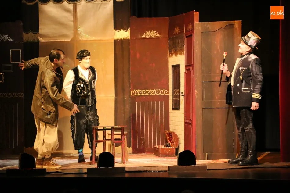 Foto 11 - Excelente entrada para ver la versi&oacute;n actualizada de &lsquo;El inspector&rsquo; de Teatro Estable de...