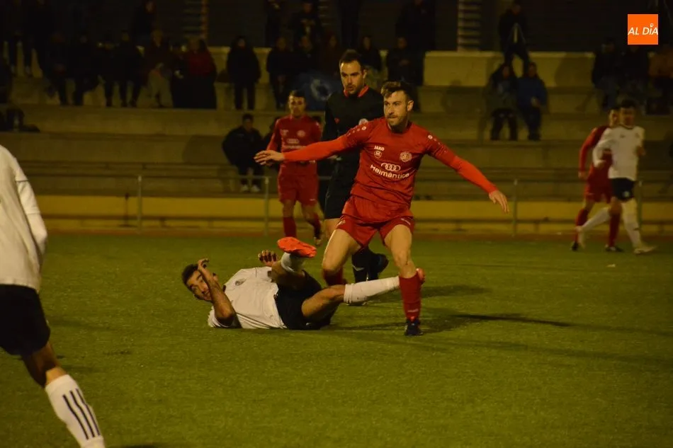 Foto 10 - El Salamanca UDS &lsquo;B&rsquo; sigue al acecho del ascenso tras ganar el derbi al Hergar (1-2)