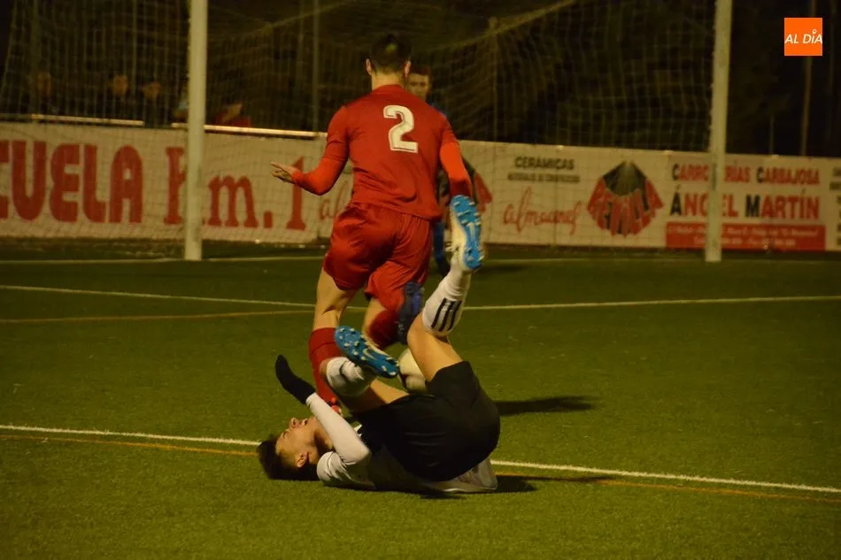 Foto 6 - El Salamanca UDS &lsquo;B&rsquo; sigue al acecho del ascenso tras ganar el derbi al Hergar (1-2)
