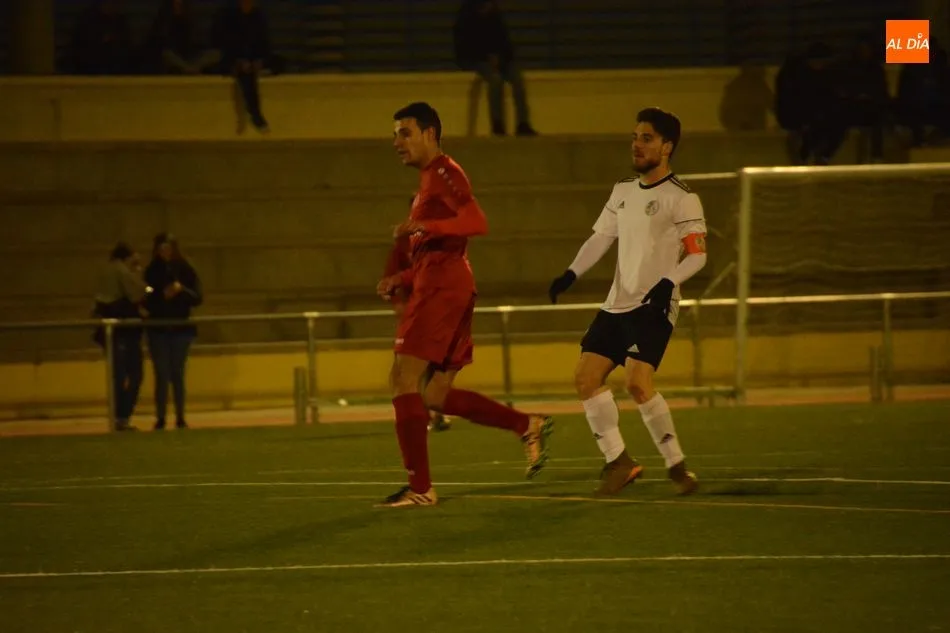 Foto 4 - El Salamanca UDS &lsquo;B&rsquo; sigue al acecho del ascenso tras ganar el derbi al Hergar (1-2)