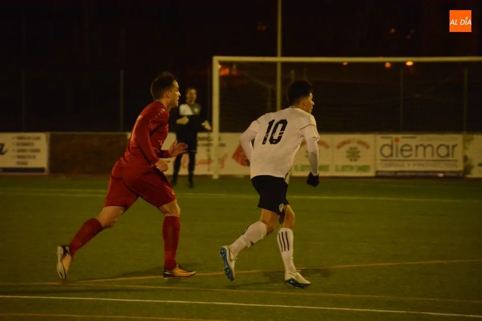 Foto 2 - El Salamanca UDS &lsquo;B&rsquo; sigue al acecho del ascenso tras ganar el derbi al Hergar (1-2)