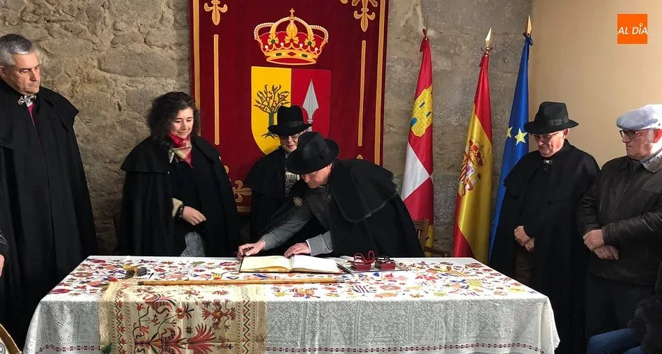 Foto 8 - Mar&iacute;a del Mar Borrego y Jos&eacute; Gonz&aacute;lez reciben la medalla de San Blas