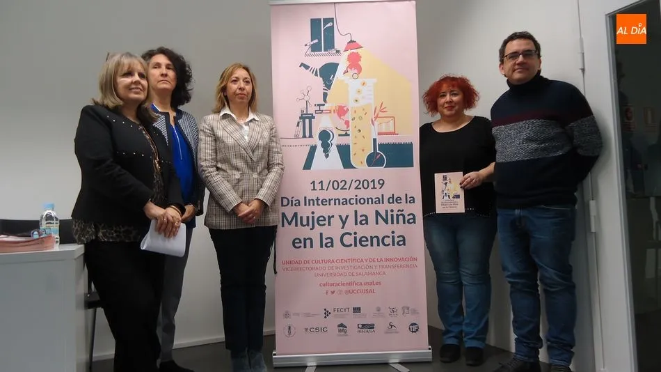 Susana Pérez, vicerrectora de Investigación y Transferencia, Mar Siles, delegada regional del CSIC, Marta del Pozo, directora del CEMUSA, y Miguel Battaner, técnico de la Unidad de Cultura Científica y de la Innovación