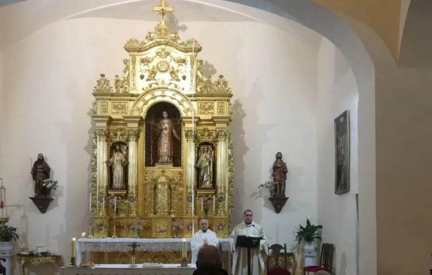 Foto 2 - Presentados a la Virgen los beb&eacute;s reci&eacute;n nacidos de La Fuente  