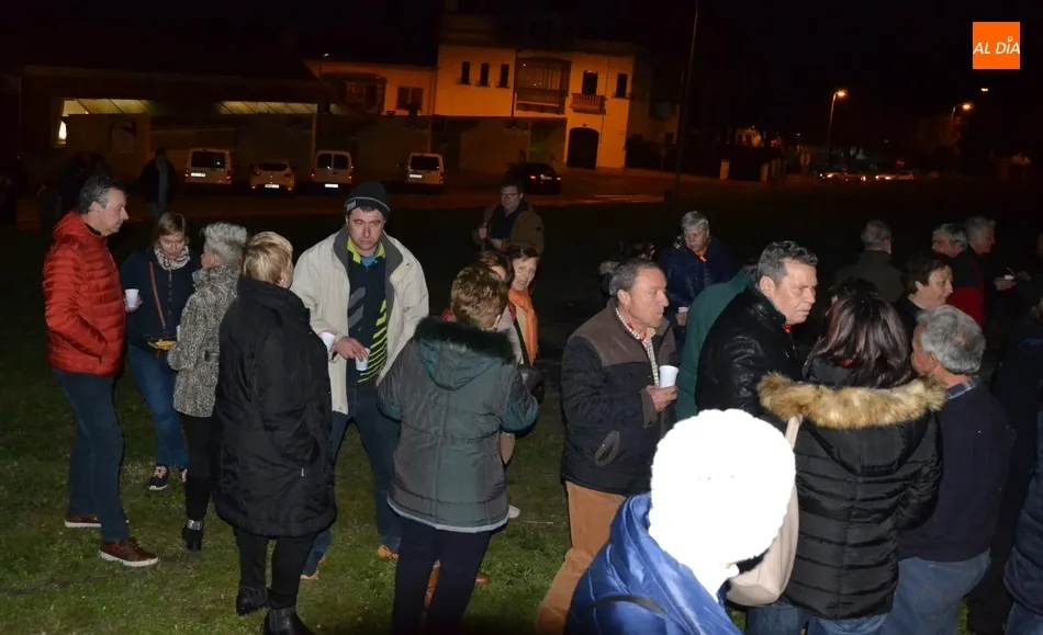 Foto 3 - La hoguera de las &Aacute;guedas cierra el ciclo precarnavalero en torno al fuego  