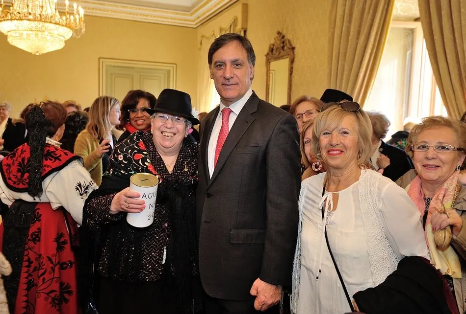 Foto 9 - El alcalde de Salamanca entrega el bast&oacute;n de mando a las &aacute;guedas