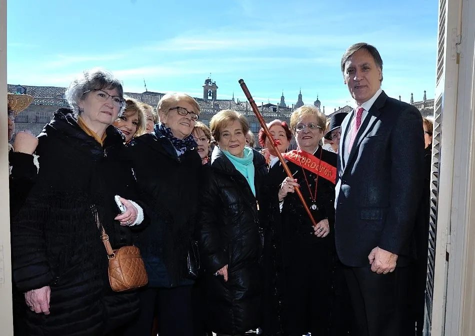 Foto 6 - El alcalde de Salamanca entrega el bast&oacute;n de mando a las &aacute;guedas