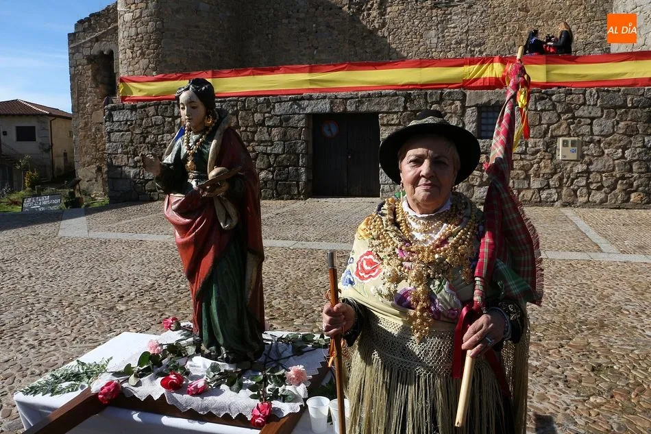 Foto 5 - Las &aacute;guedas de Miranda del Casta&ntilde;ar ondean un a&ntilde;o m&aacute;s la bandera