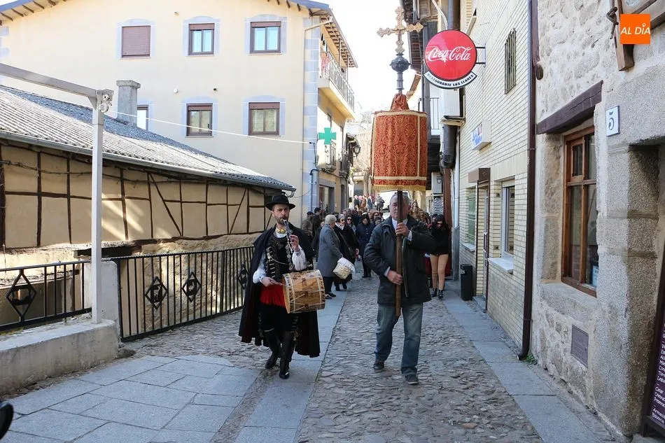 Foto 9 - San Esteban rinde homenaje a Santa &Aacute;gueda  