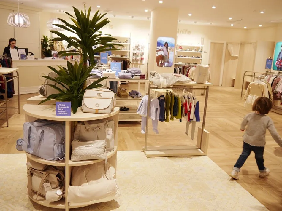 Foto 2 - Nueva tienda Mayoral en el Centro Comercial El Tormes  