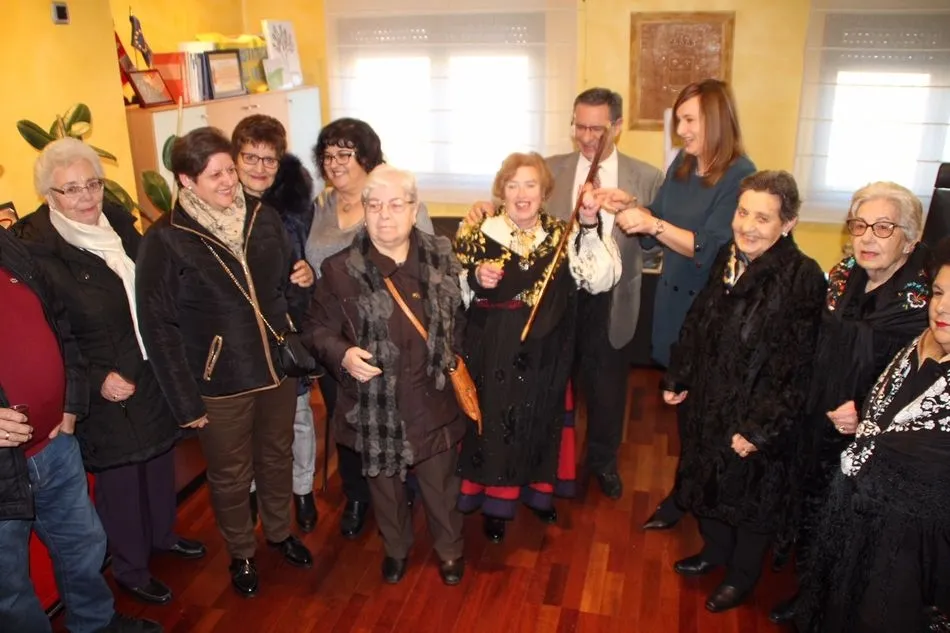 Foto 4 - Bailes para celebrar la festividad de Santa &Aacute;gueda en Carbajosa