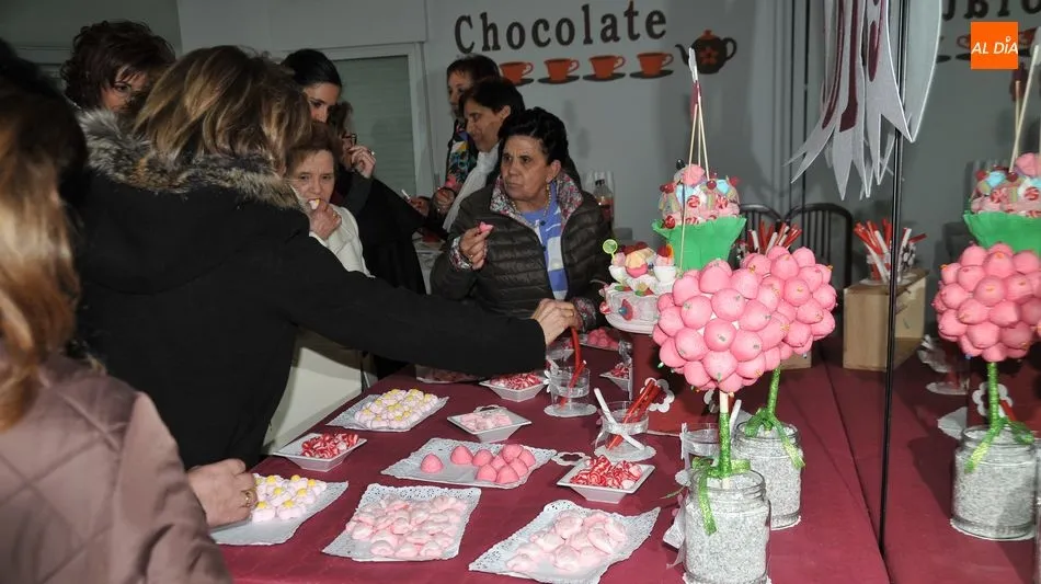 Foto 8 - Raquel Manzanas estrena el nuevo bast&oacute;n de mando del Ayuntamiento de Lumbrales