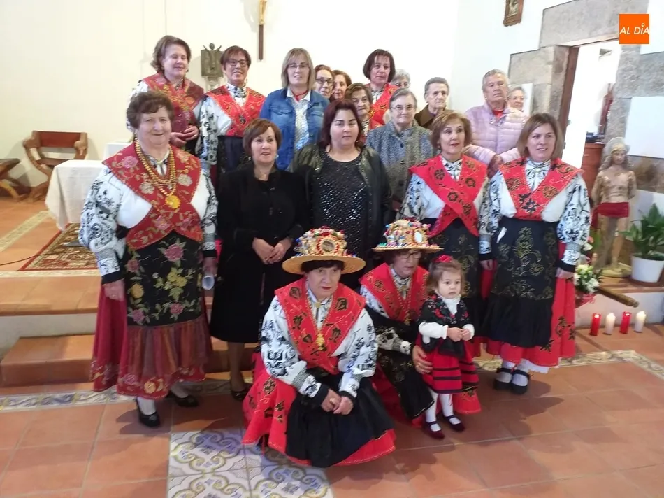 Foto 7 - Las mujeres de Pelarrodr&iacute;guez toman las calles guiadas por Diamantina Alonso  