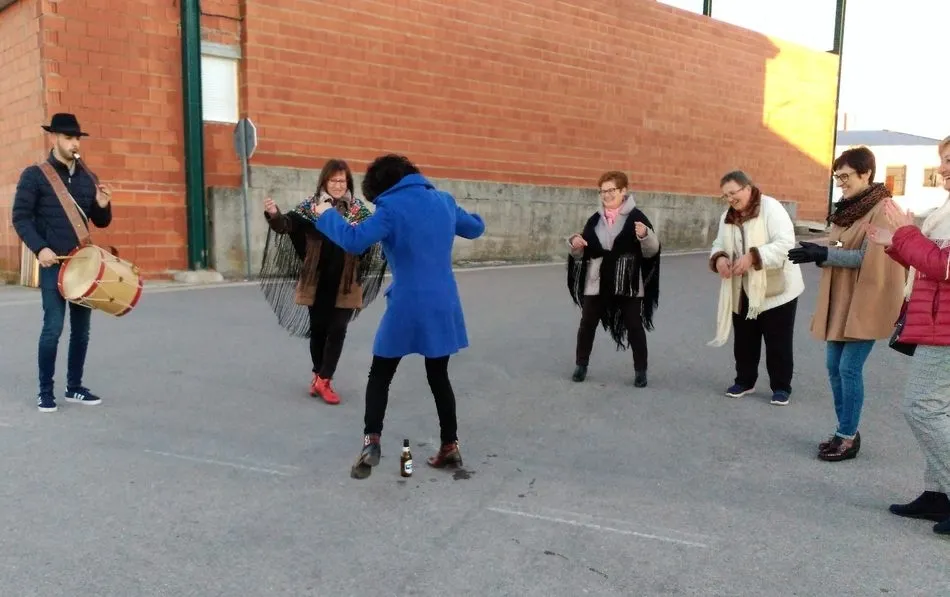 Foto 5 - Teresa Holgado ejerce de alcaldesa de las &aacute;guedas en Cabeza del Caballo  