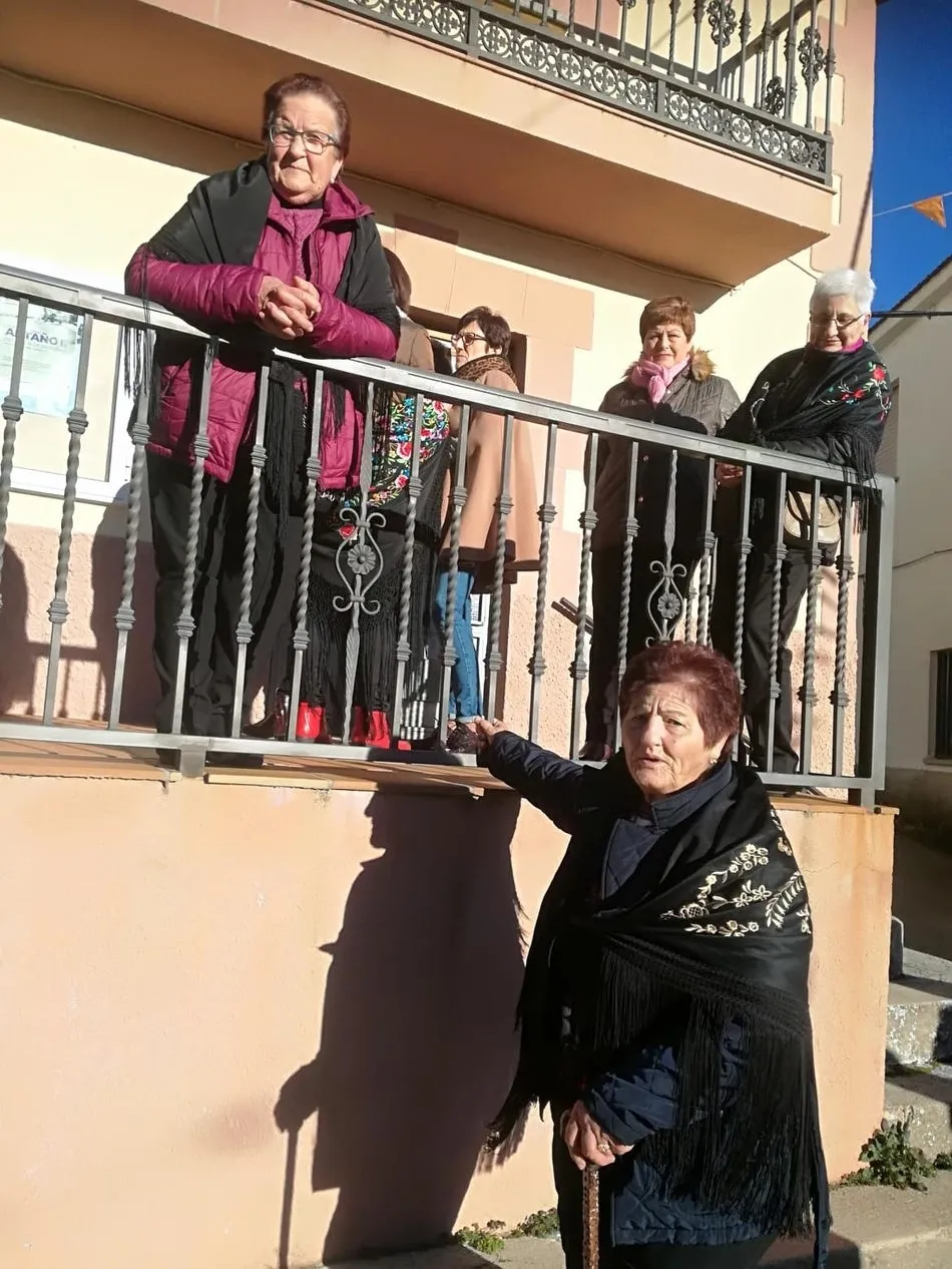 Foto 3 - Teresa Holgado ejerce de alcaldesa de las &aacute;guedas en Cabeza del Caballo  