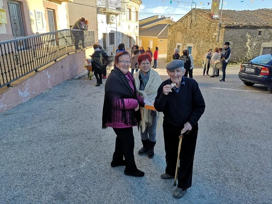 Foto 2 - Teresa Holgado ejerce de alcaldesa de las &aacute;guedas en Cabeza del Caballo  
