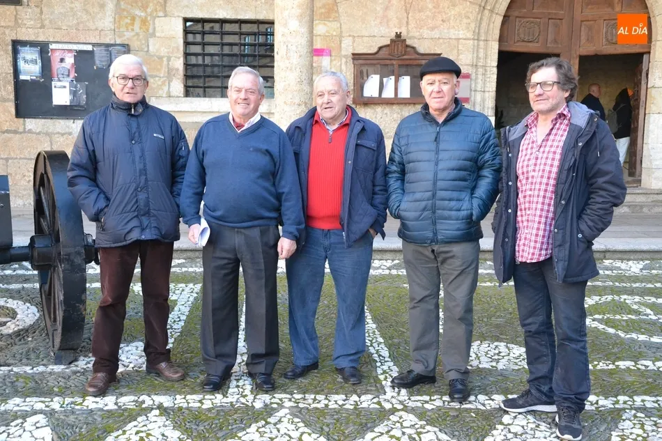 Los miembros de Riberas del Águeda durante la comparecencia de la mañana del miércoles