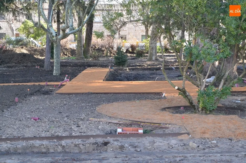 Foto 9 - Roban varias plantas en el Parque de la Florida, que recuperar&aacute; su hist&oacute;rico color azul exterior  