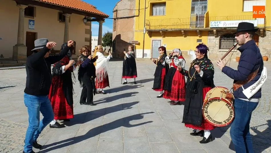 Foto 4 - Las mujeres de Sobradillo contin&uacute;an hoy la fiesta de Santa &Aacute;gueda