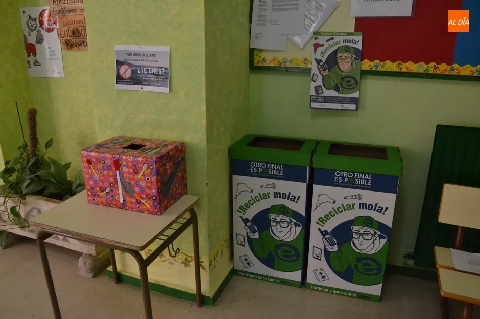 Foto 3 - El Colegio Mir&oacute;briga recicla peque&ntilde;os aparatos electr&oacute;nicos y cepillos de dientes  