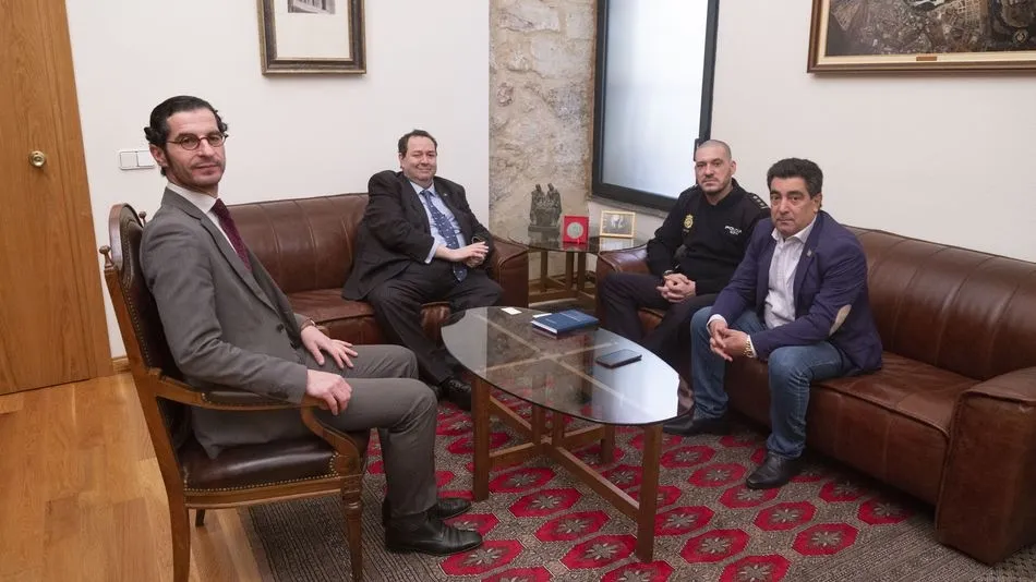 Foto 3 - La C&aacute;mara de Comercio y CES se re&uacute;nen con el nuevo comisario jefe de la Polic&iacute;a Nacional  