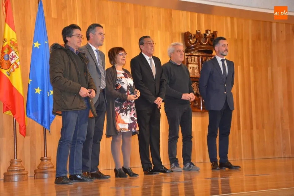 Foto 11 - Mena agradece a los empleados p&uacute;blicos su &ldquo;vocaci&oacute;n y compromiso&rdquo; en la entrega de...