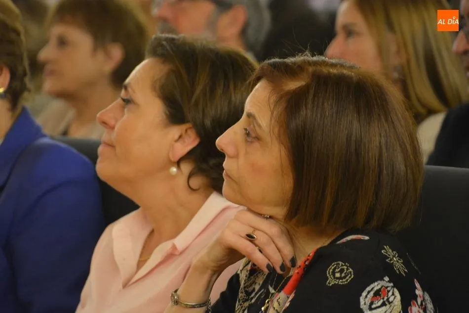 Foto 6 - Mena agradece a los empleados p&uacute;blicos su &ldquo;vocaci&oacute;n y compromiso&rdquo; en la entrega de...