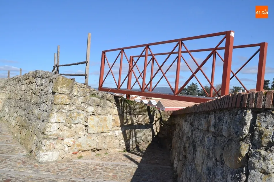 Foto 10 - Colocado el puente de Aris, que por el momento no se puede usar  